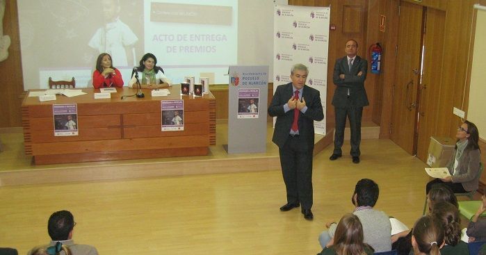 Entrega premios concurso escolar (2)